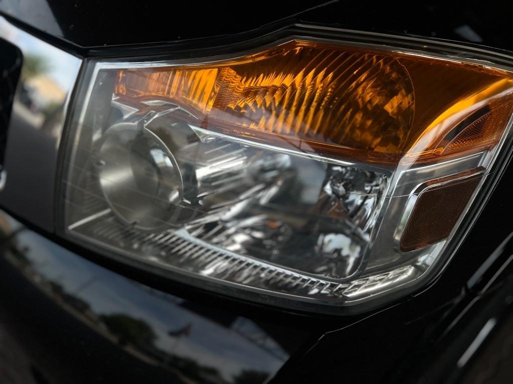 Nissan Armada  2012