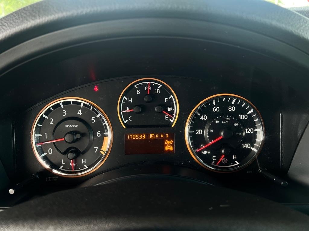 Nissan Armada  2012