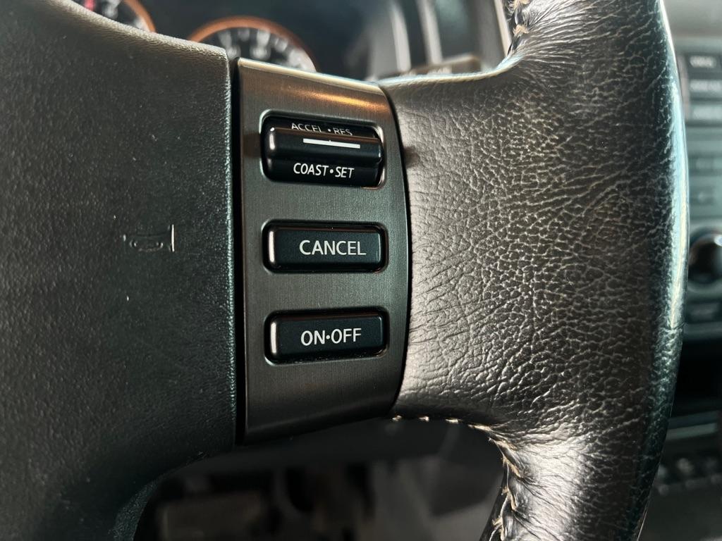 Nissan Armada  2012