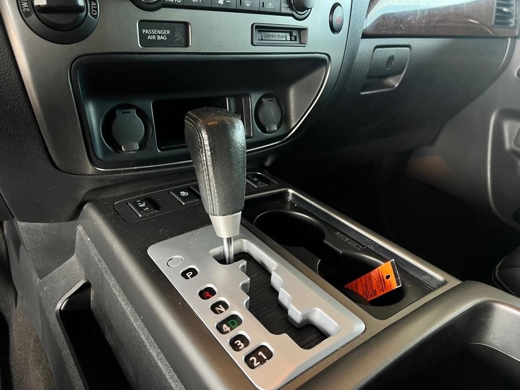 Nissan Armada  2012
