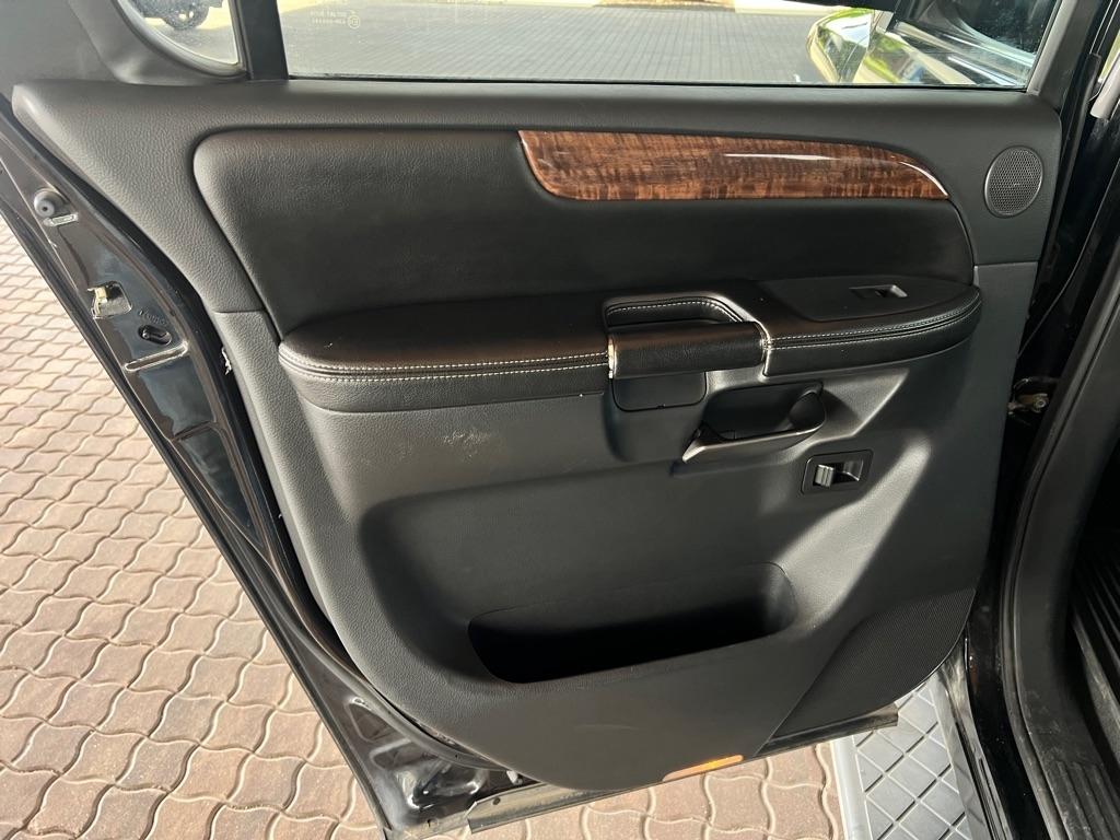 Nissan Armada  2012