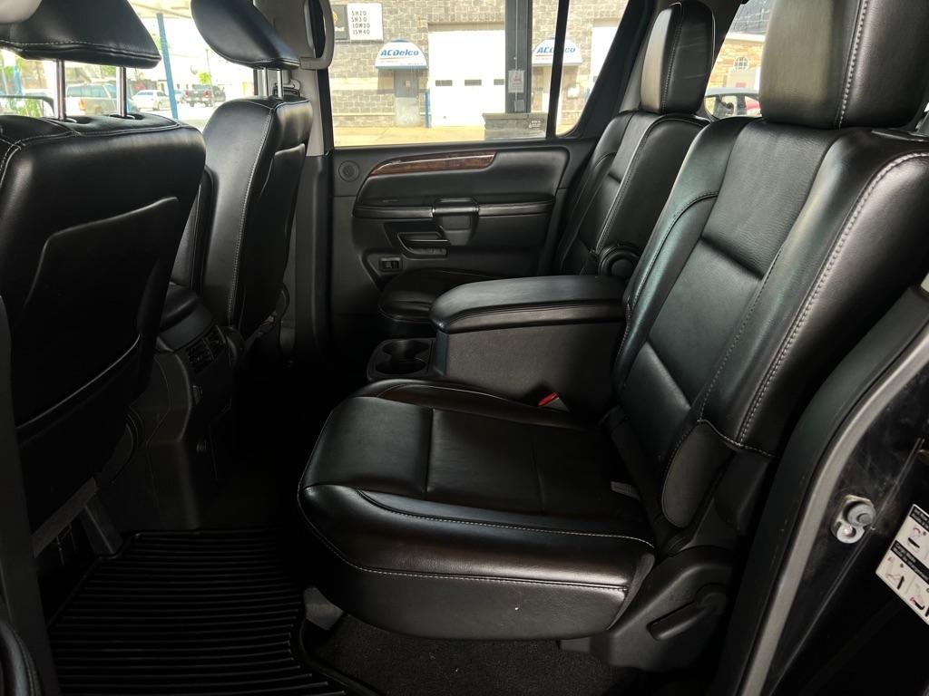 Nissan Armada  2012