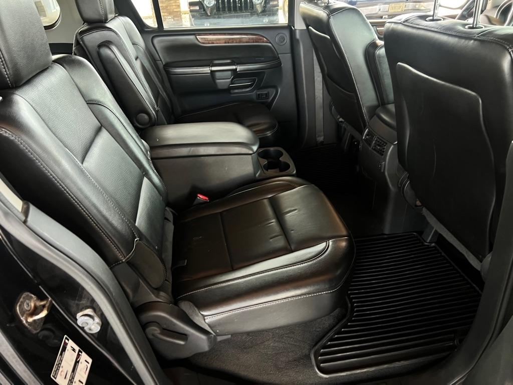 Nissan Armada  2012