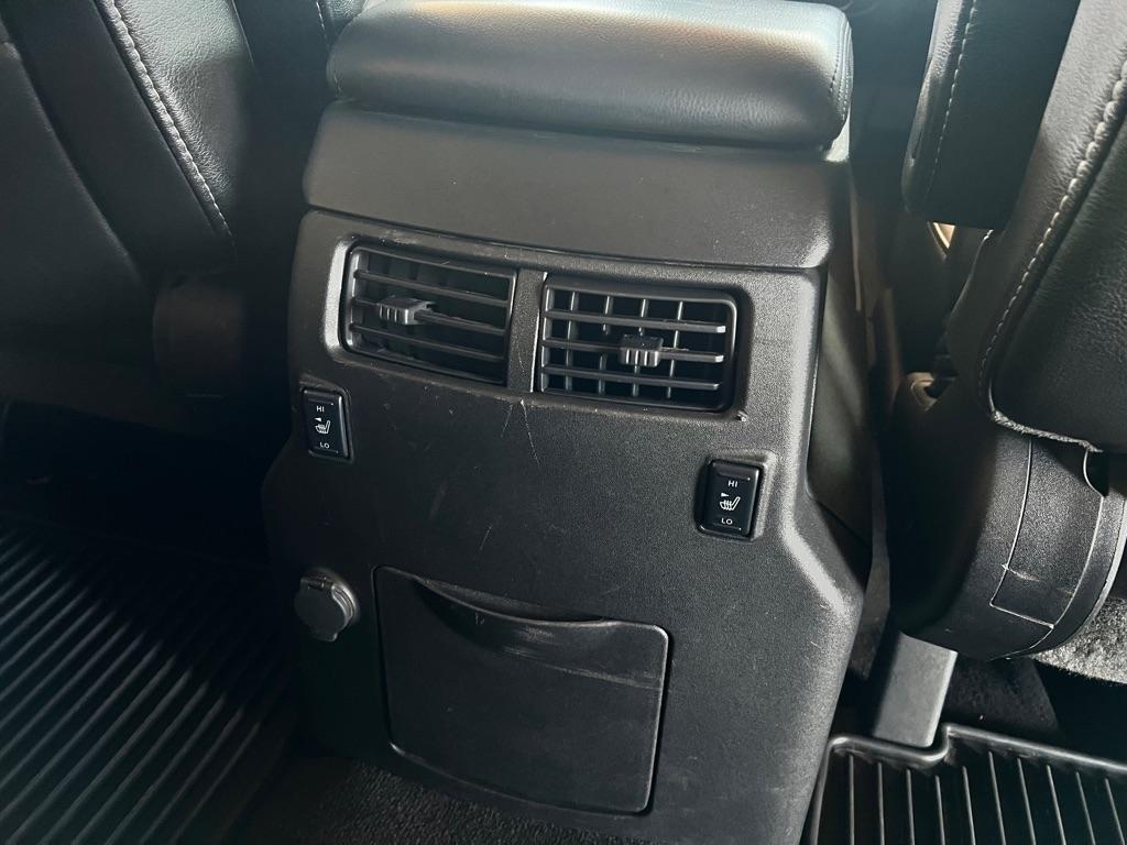 Nissan Armada  2012