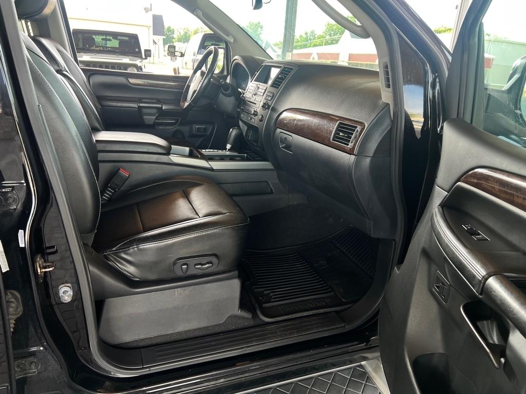 Nissan Armada  2012