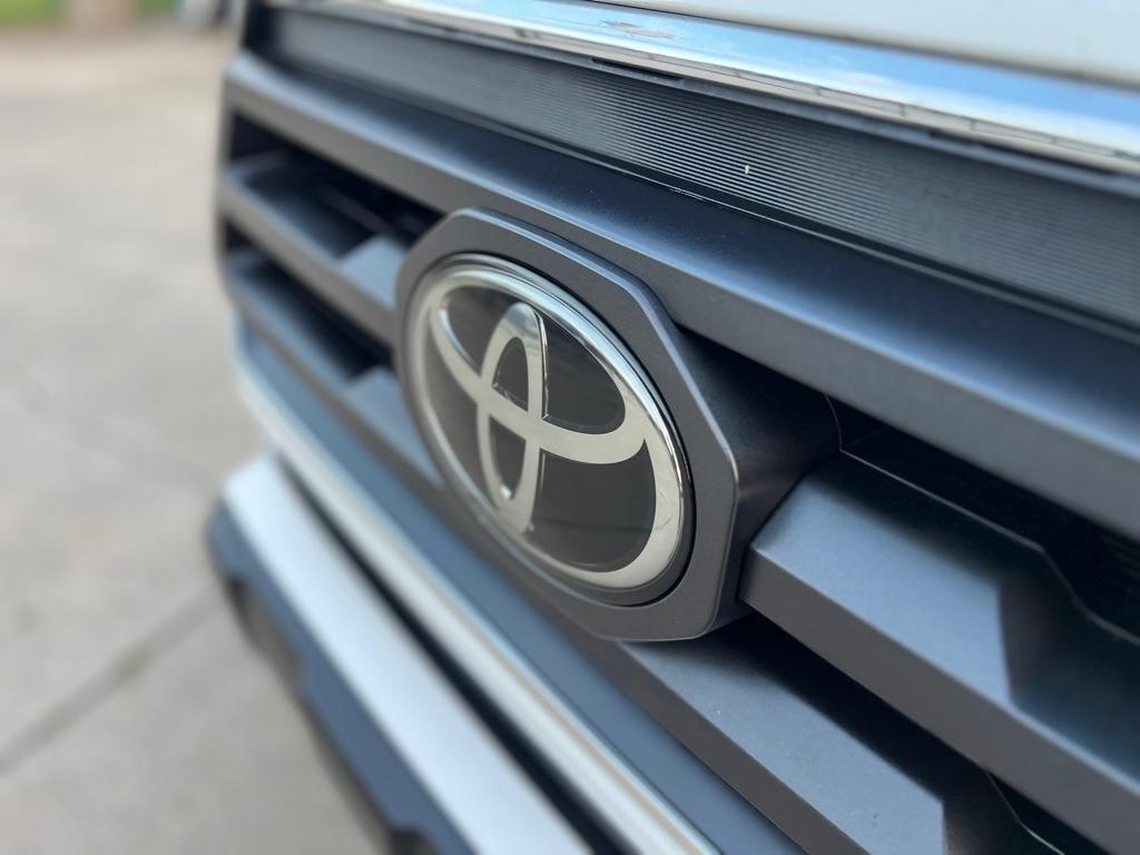 Toyota Tacoma  2021