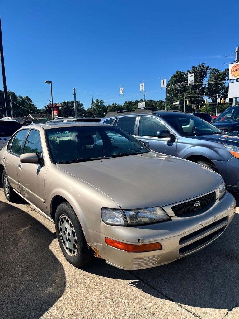 Nissan Maxima  1996