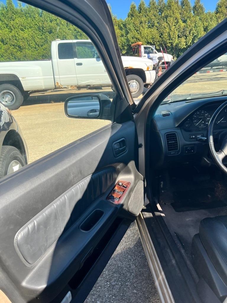 Nissan Maxima  1996