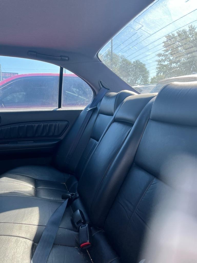 Nissan Maxima  1996