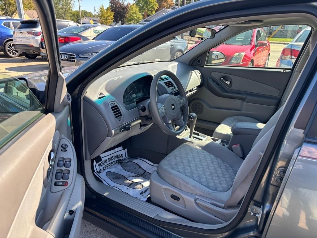 Chevrolet Malibu  2004