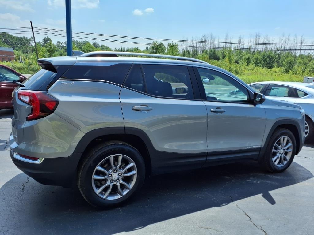 2023 GMC Terrain SLT - Photo 3