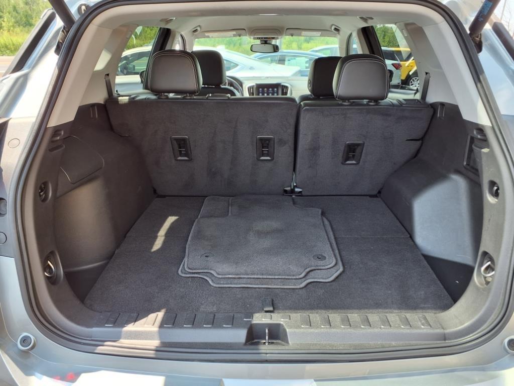 2023 GMC Terrain SLT - Photo 14