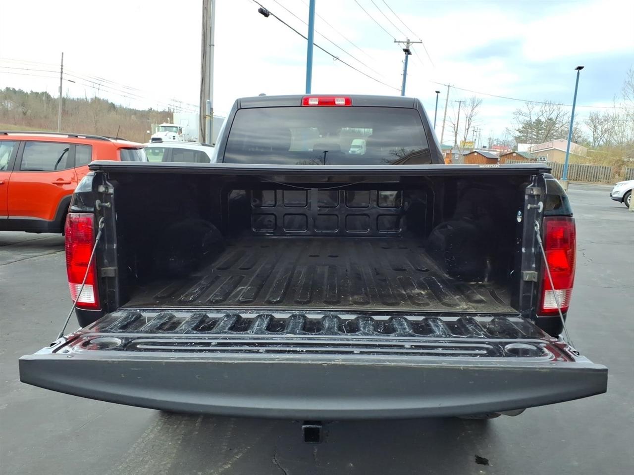 2019 RAM Ram 1500 Classic Express - Photo 12