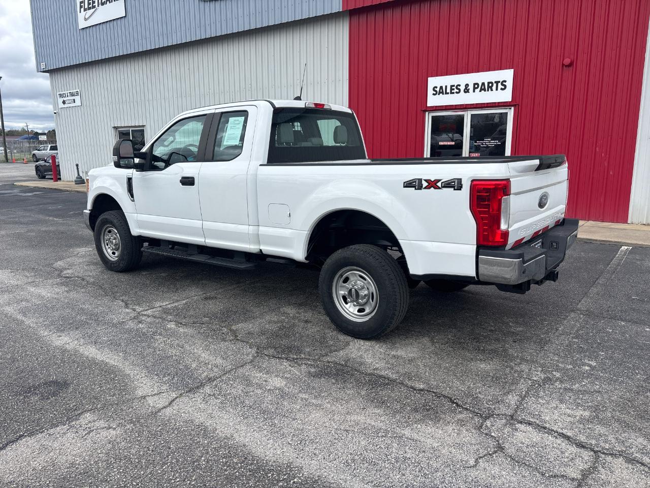 Ford Super Duty F-250 SRW XL 4WD SuperCab 6.75' Box 2017