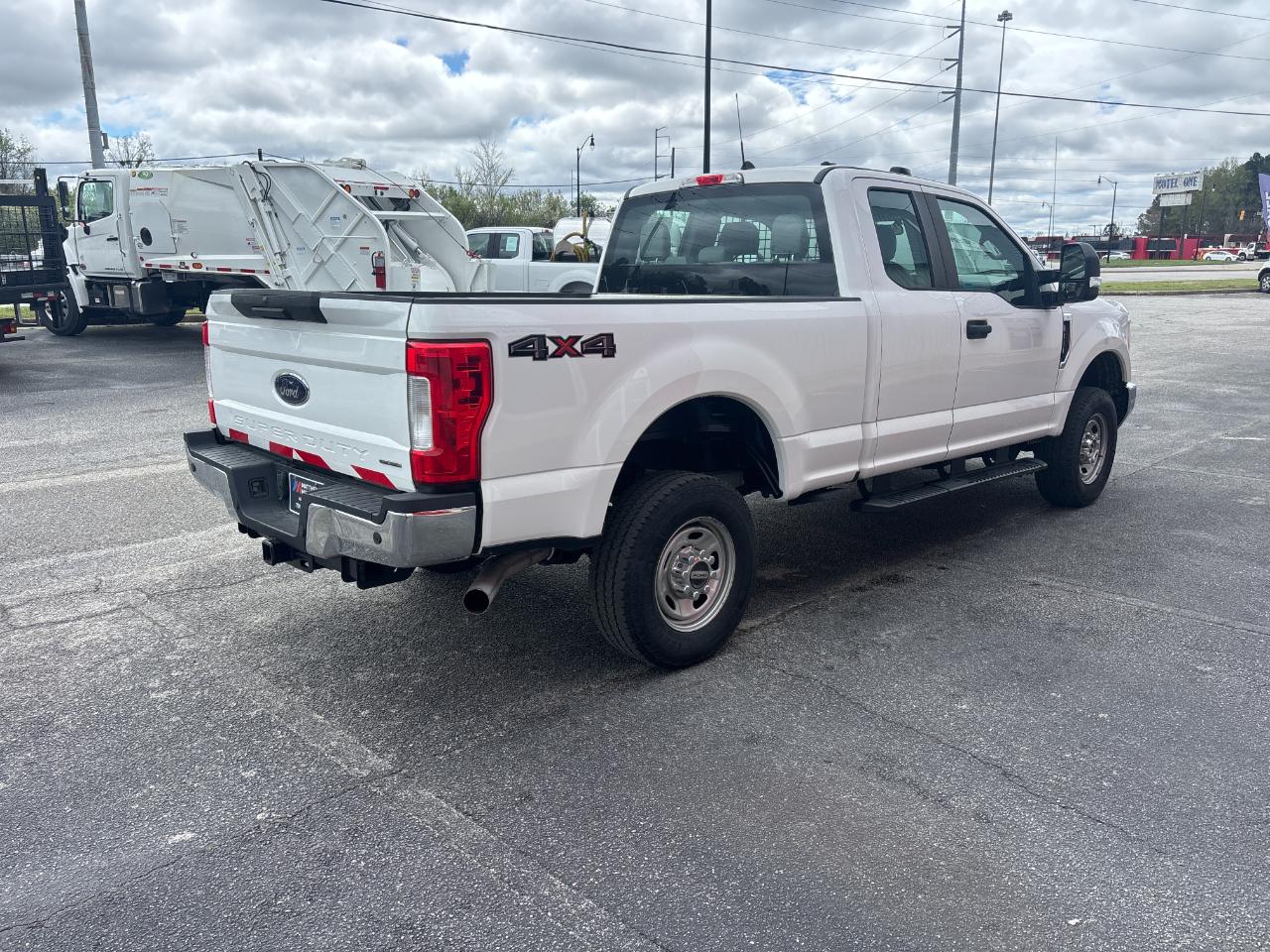 Ford Super Duty F-250 SRW XL 4WD SuperCab 6.75' Box 2017