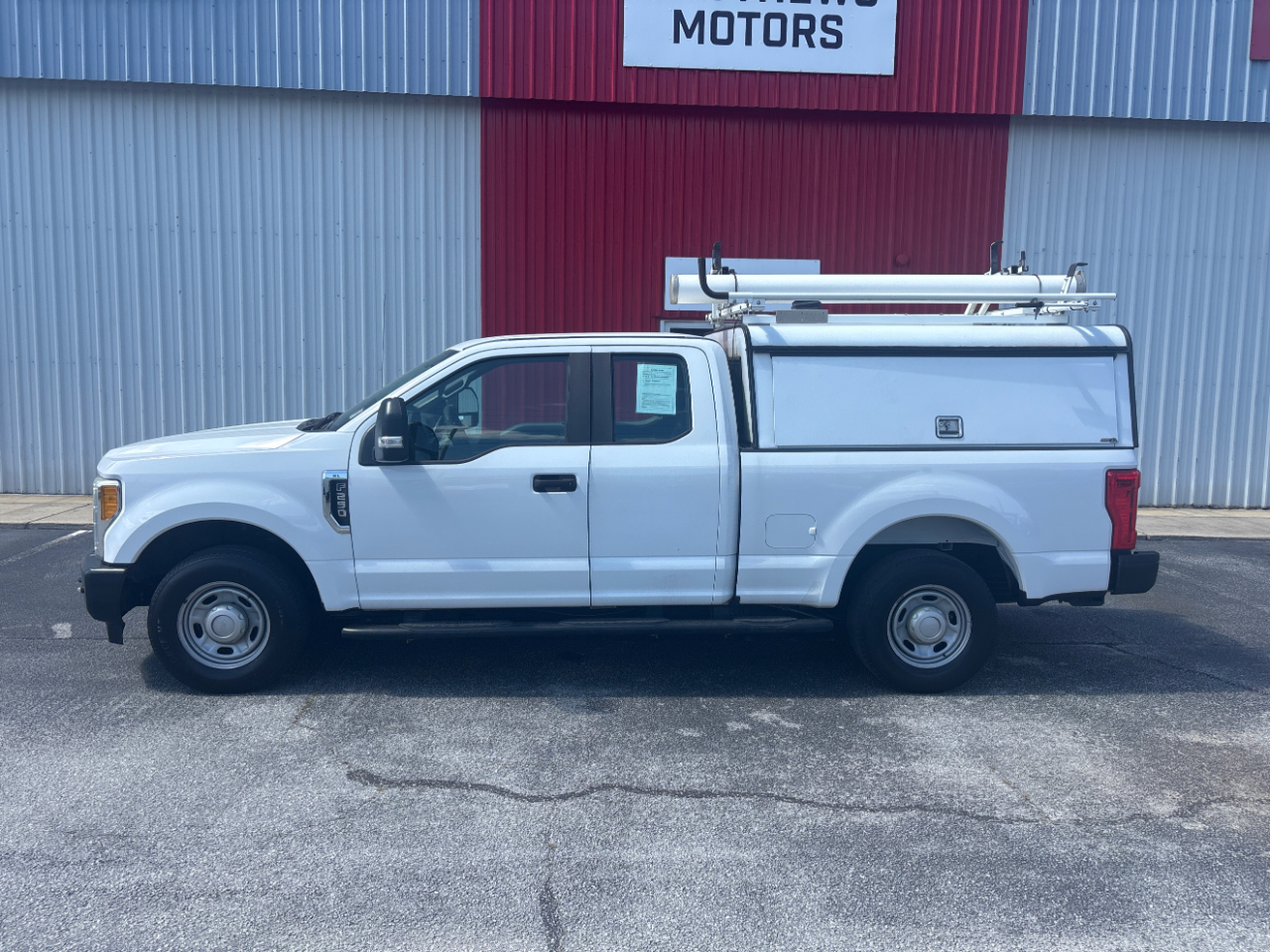 Ford Super Duty F-250 SRW XL 2WD SuperCab 6.75' Box 2017 Ford Super Duty F-250 SRW XL 2WD SuperCab 6.75' Box 2017