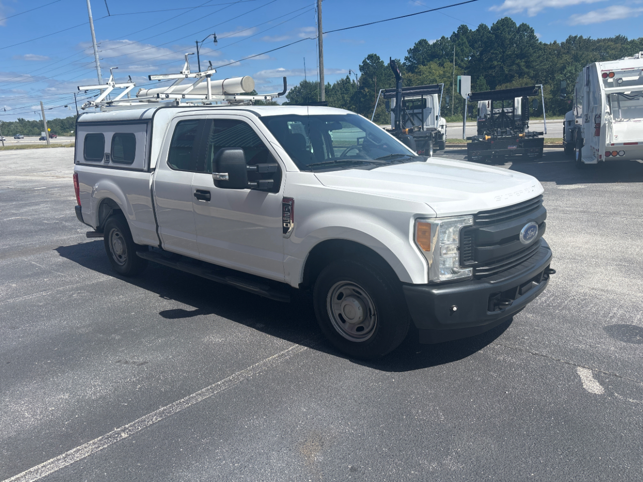 Ford Super Duty F-250 SRW XL 2WD SuperCab 6.75' Box 2017 Ford Super Duty F-250 SRW XL 2WD SuperCab 6.75' Box 2017