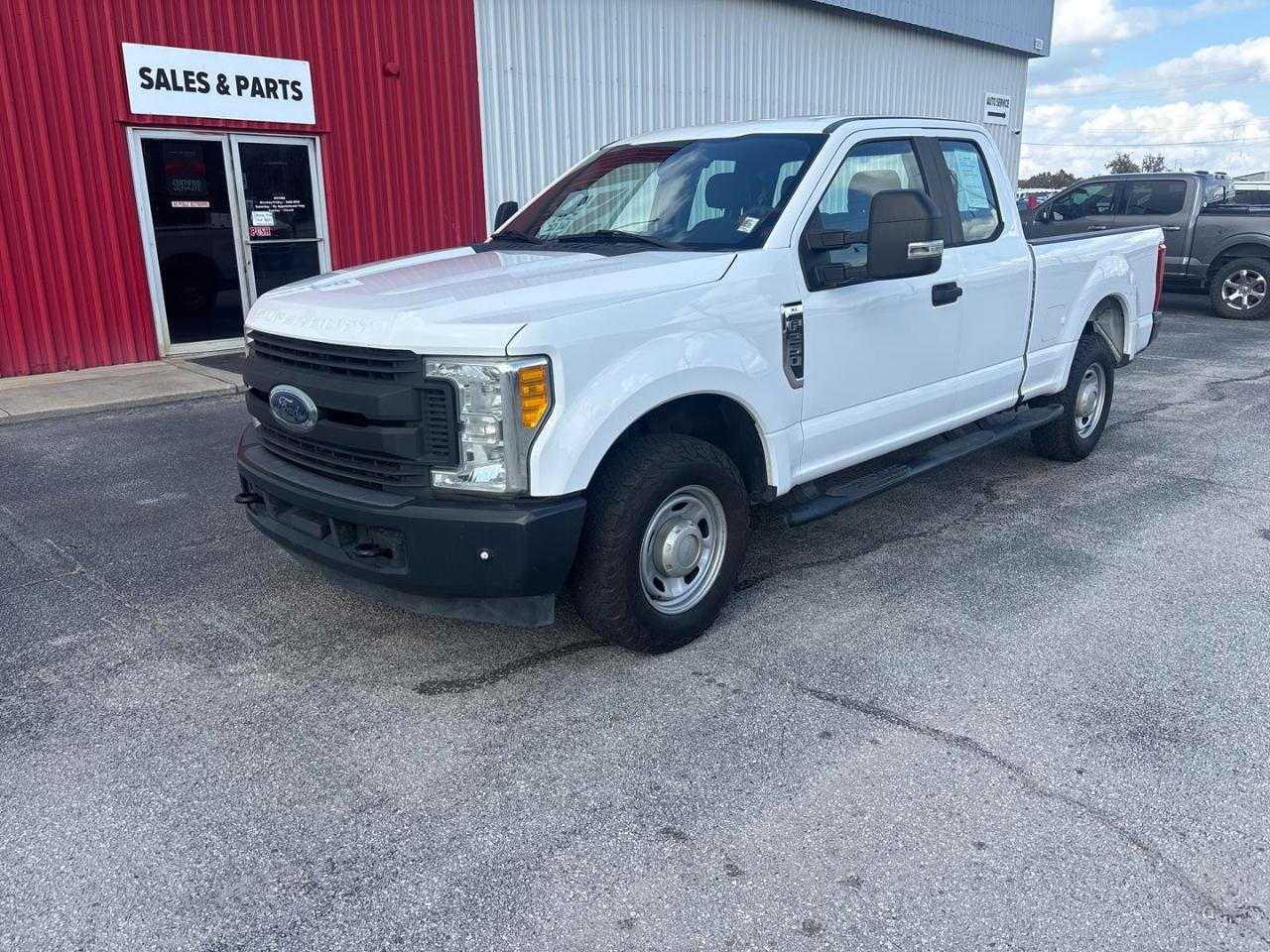 Ford Super Duty F-250 SRW XL 2WD SuperCab 6.75' Box 2017