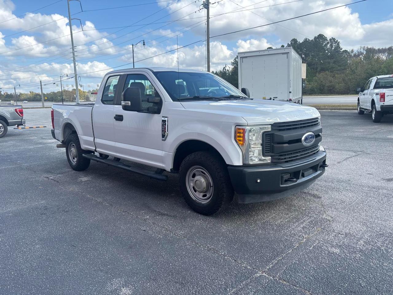 Ford Super Duty F-250 SRW XL 2WD SuperCab 6.75' Box 2017