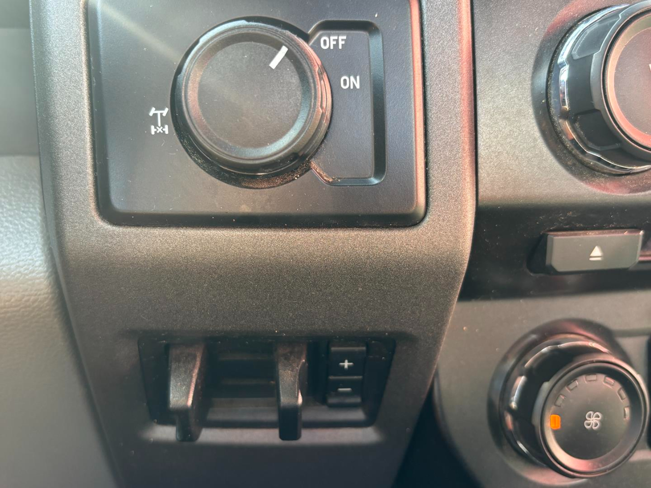 Ford Super Duty F-250 SRW XL 2WD Reg Cab 8' Box 2018