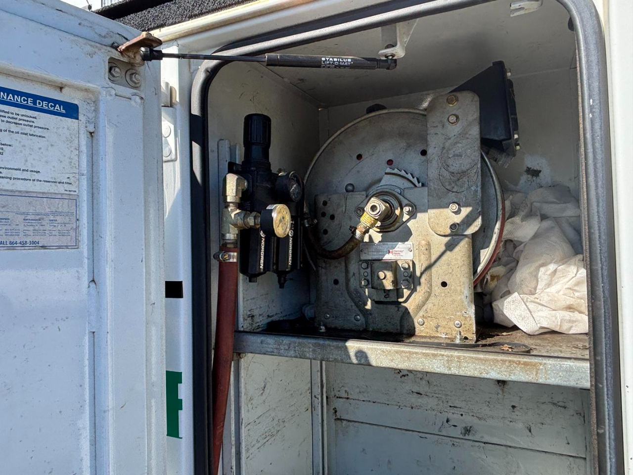 Ford Super Duty F-750 Straight Frame Reg Cab XL 2007