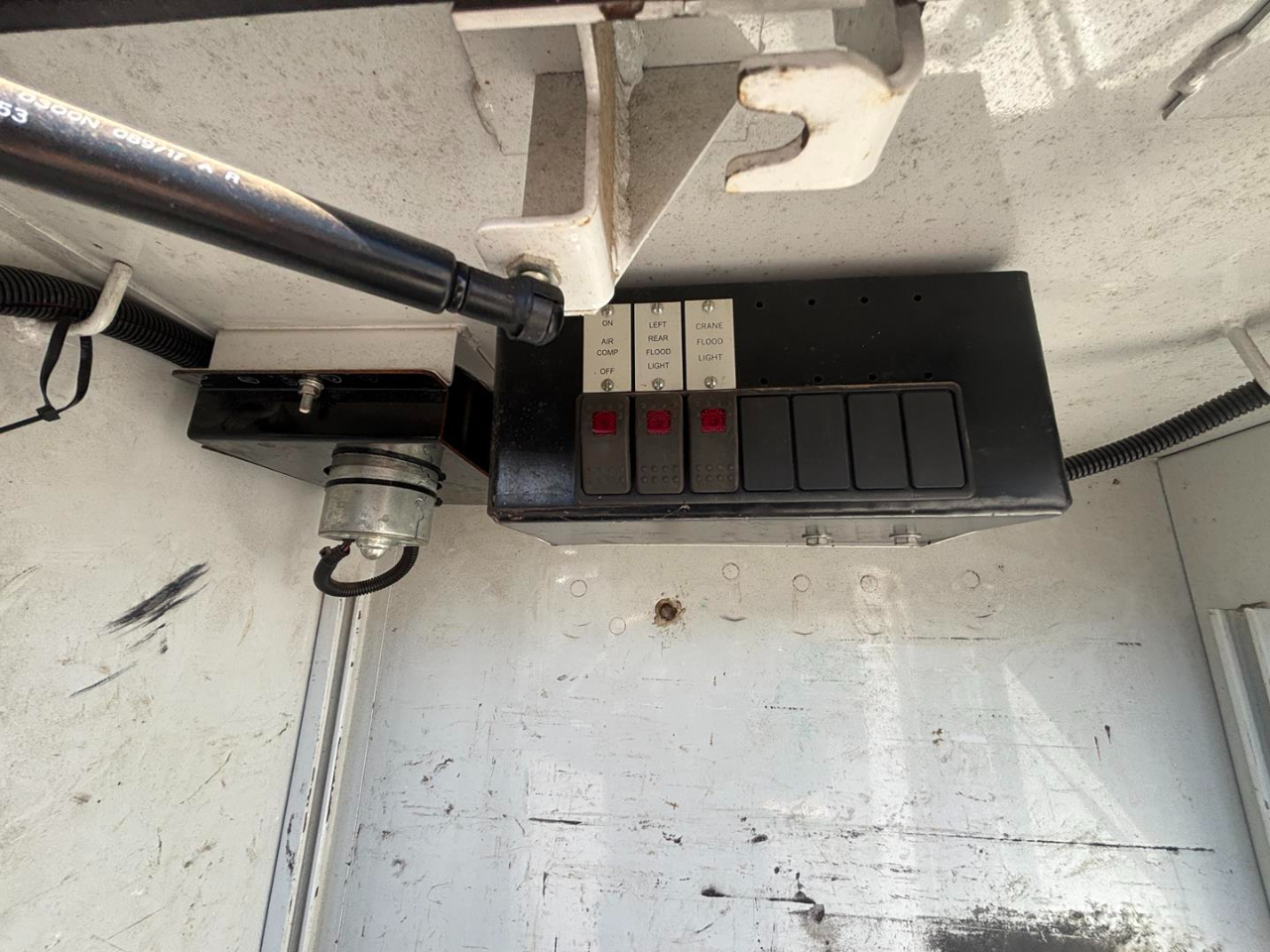 Ford Super Duty F-750 Straight Frame Reg Cab XL 2007