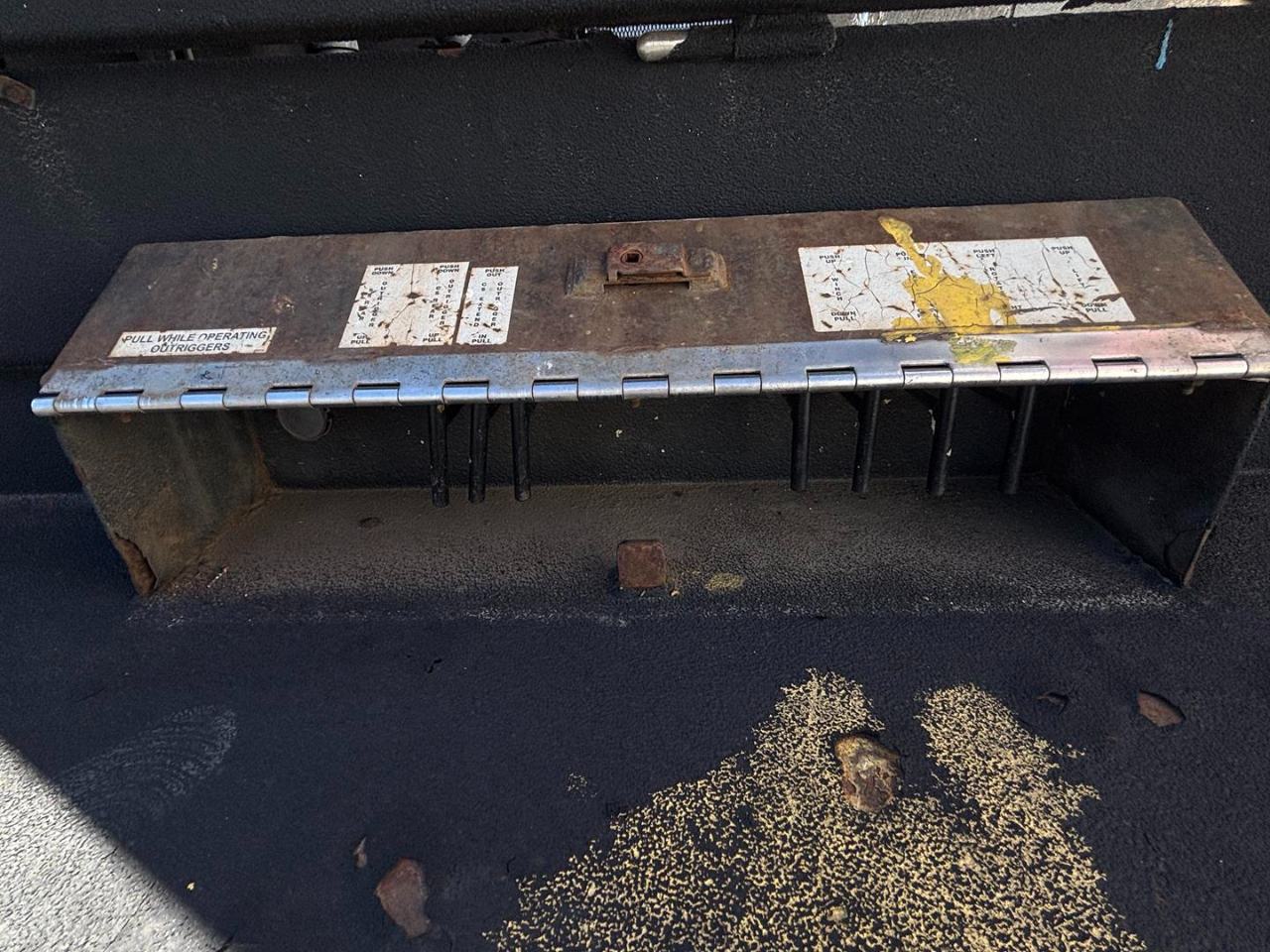 Ford Super Duty F-750 Straight Frame Reg Cab XL 2007