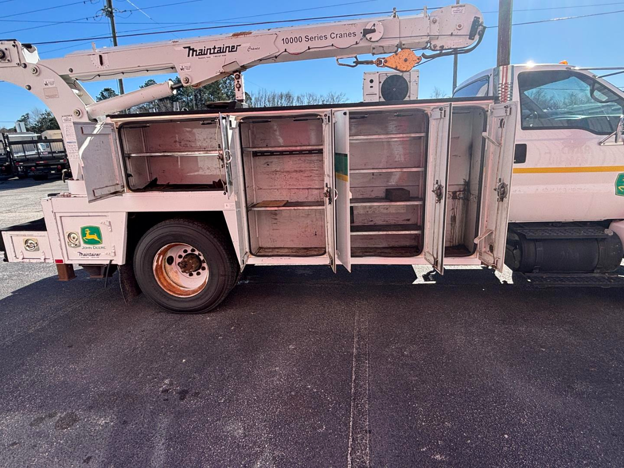 Ford Super Duty F-750 Straight Frame Reg Cab XL 2007