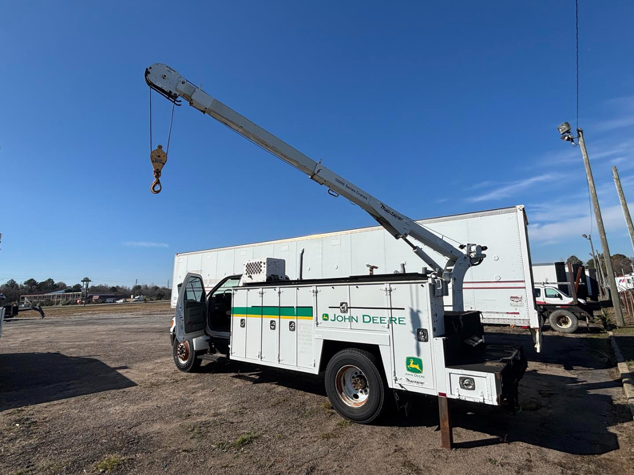 Ford Super Duty F-750 Straight Frame Reg Cab XL 2007