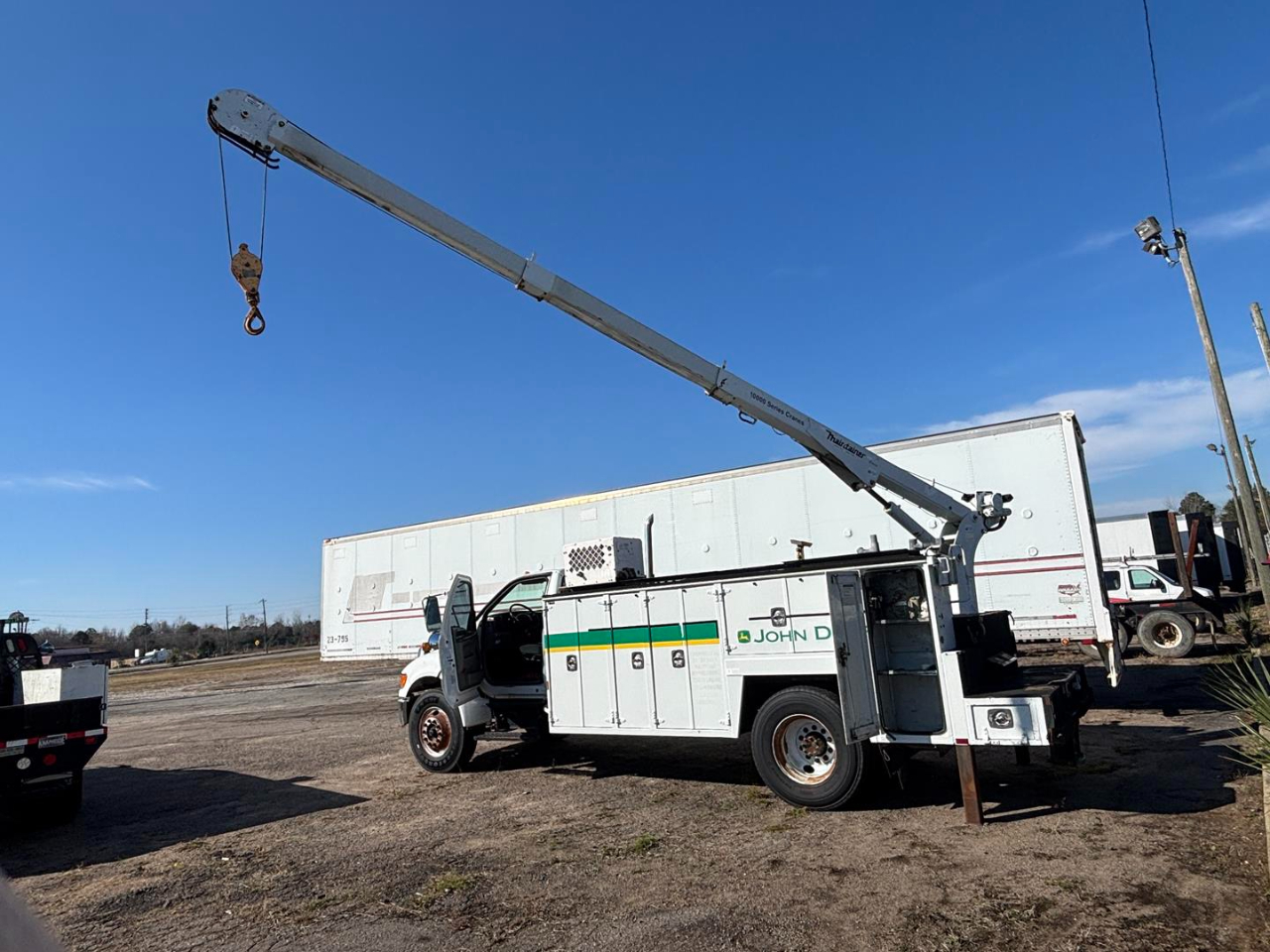 Ford Super Duty F-750 Straight Frame Reg Cab XL 2007