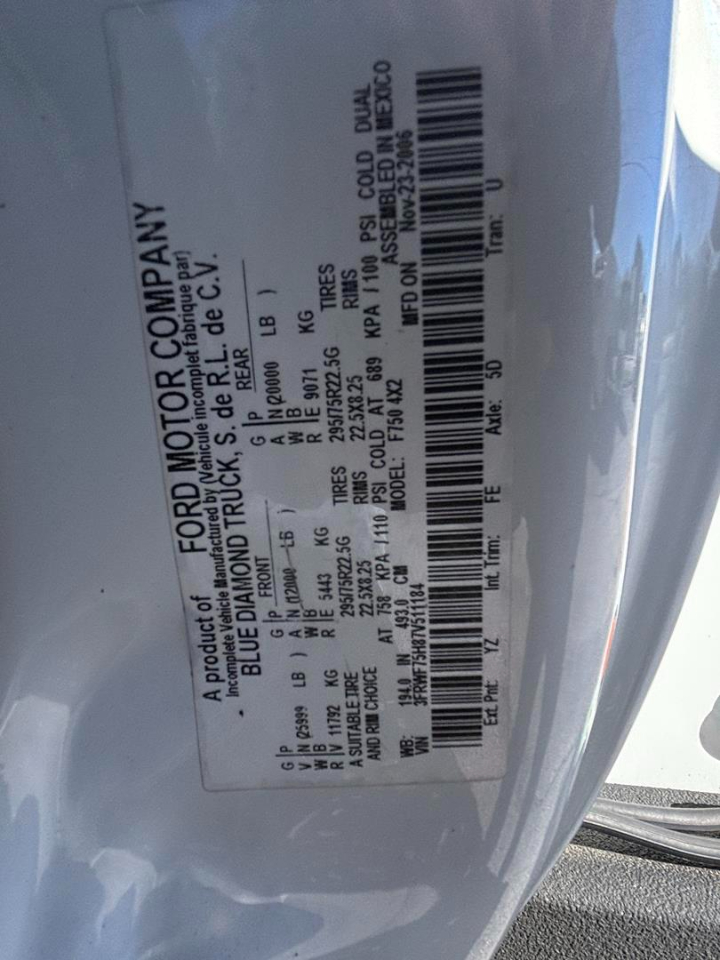 Ford Super Duty F-750 Straight Frame Reg Cab XL 2007