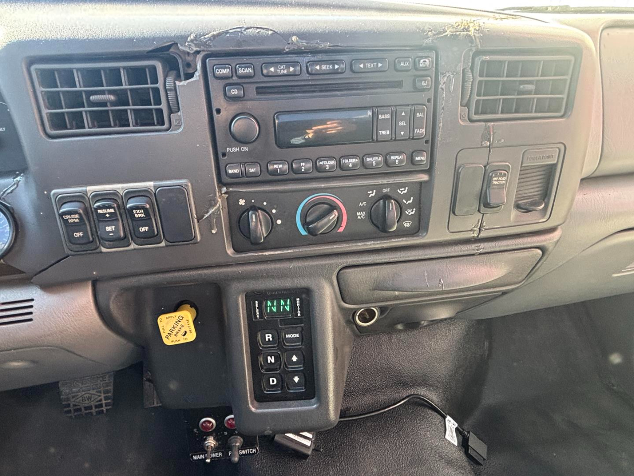 Ford Super Duty F-750 Straight Frame Reg Cab XL 2007