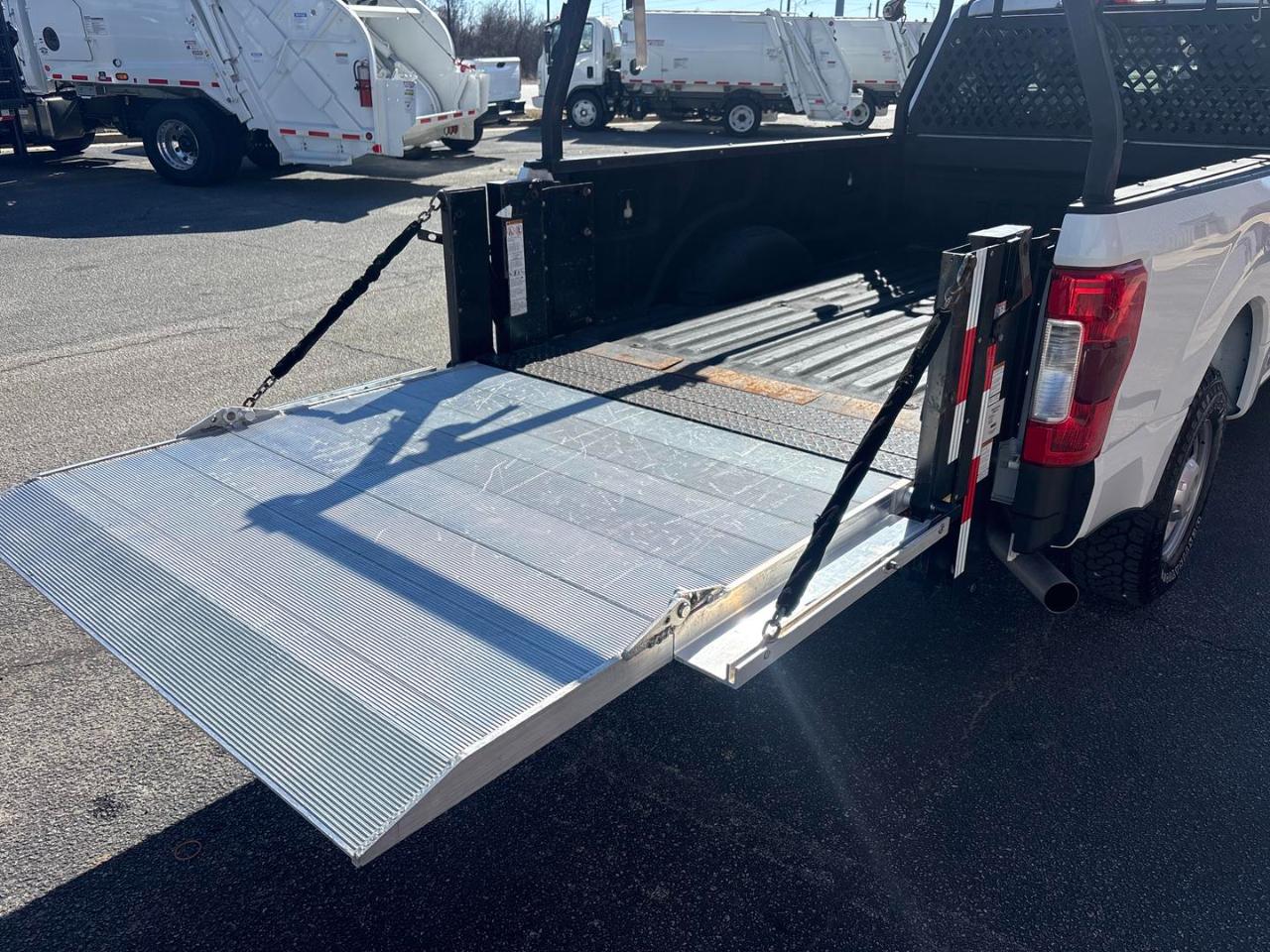 Ford Super Duty F-250 SRW XL 2WD Crew Cab 8' Box 2019