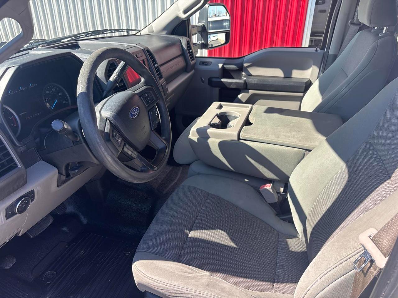 Ford Super Duty F-250 SRW XL 2WD Crew Cab 8' Box 2019