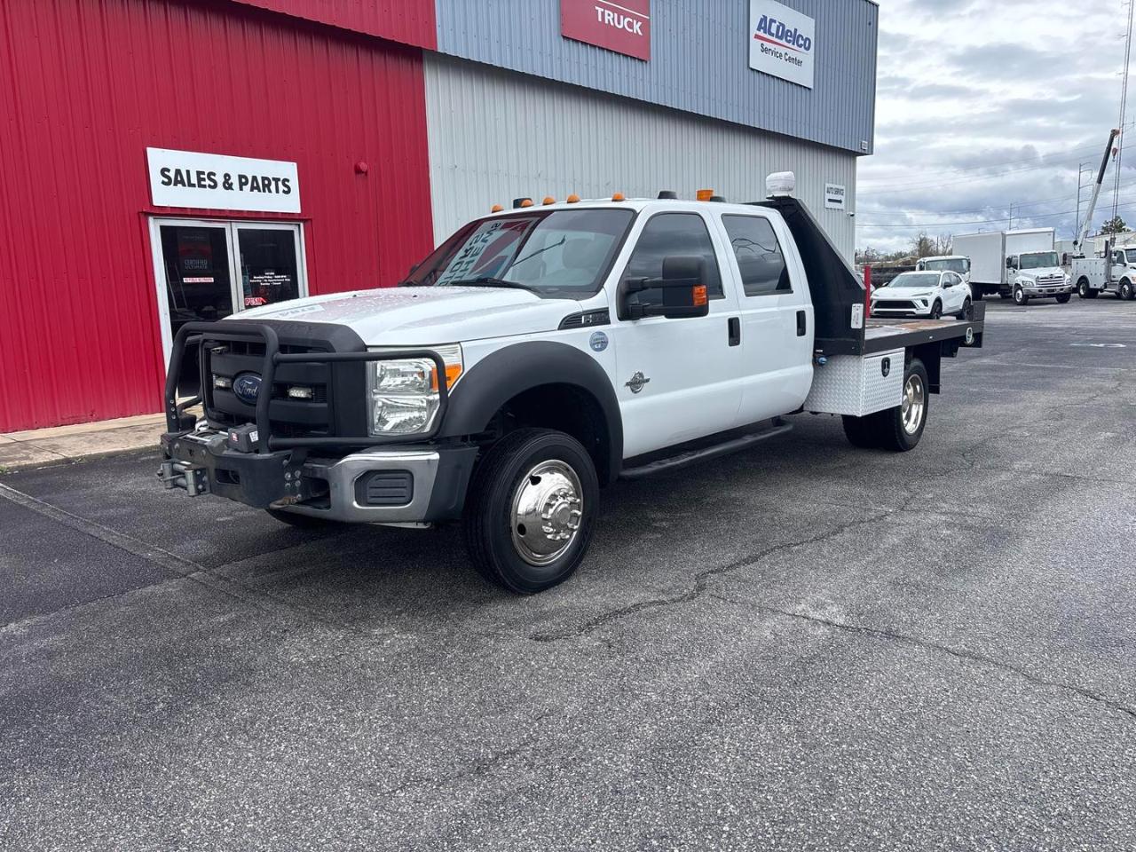 2016 Ford Super Duty F-550 DRW 4WD Crew Cab 176" WB 60" CA XL