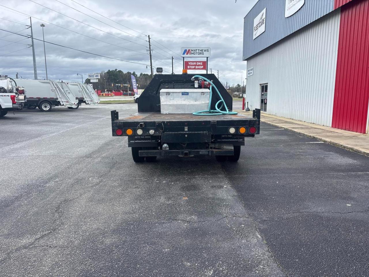 Ford Super Duty F-550 DRW 4WD Crew Cab 176" WB 60" CA XL 2016