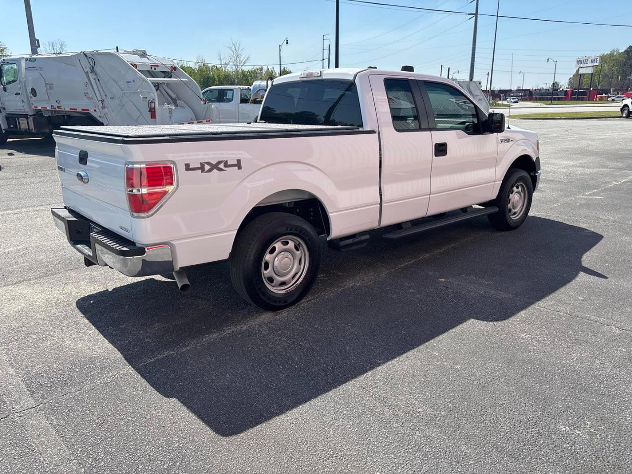Ford F-150 4WD SuperCab 145" XL 2014