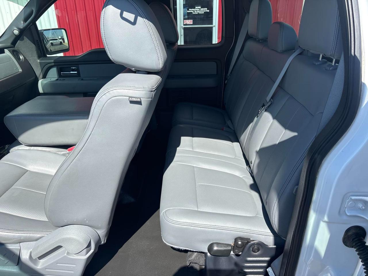 Ford F-150 4WD SuperCab 145" XL 2014