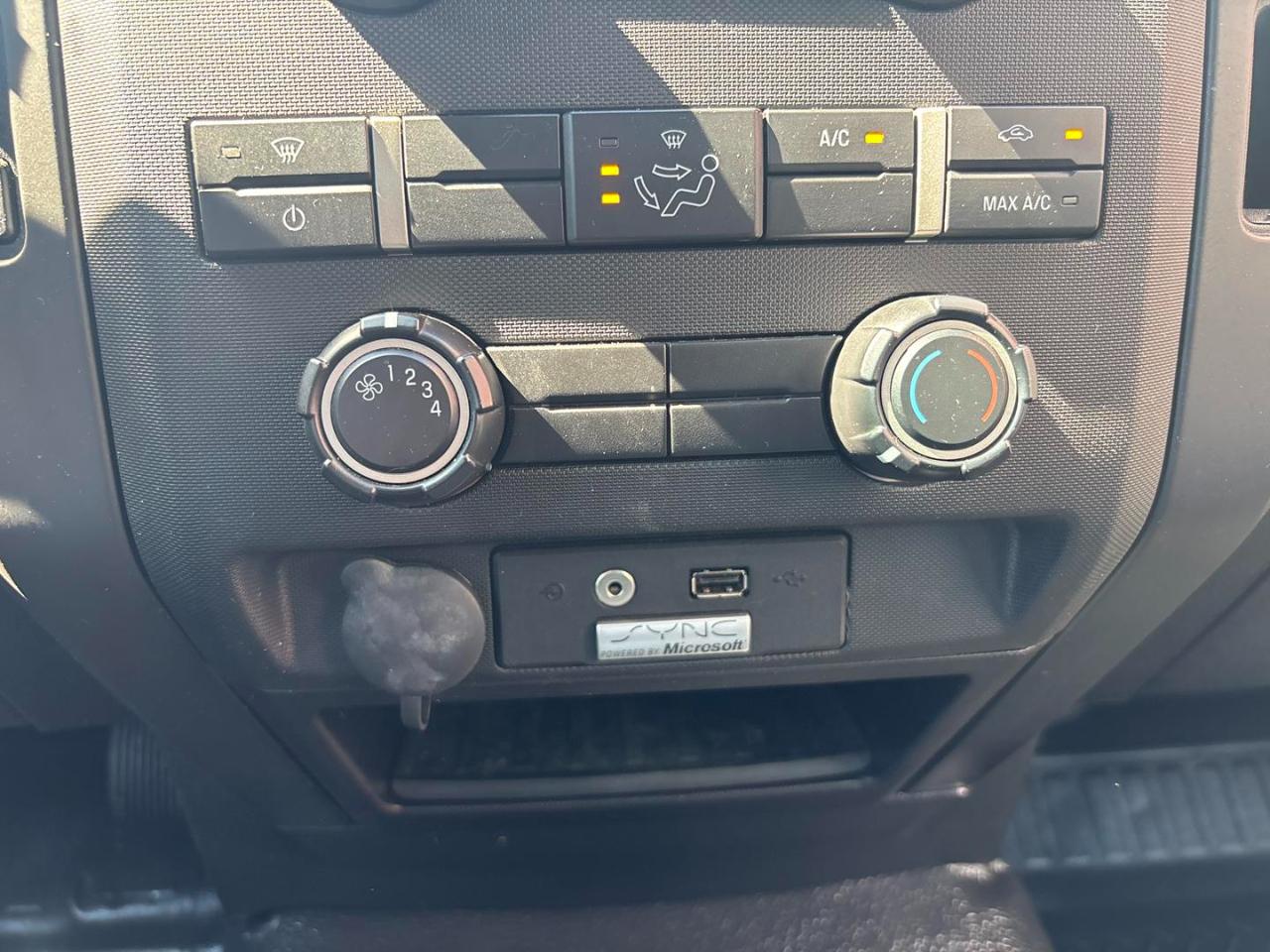 Ford F-150 4WD SuperCab 145" XL 2014