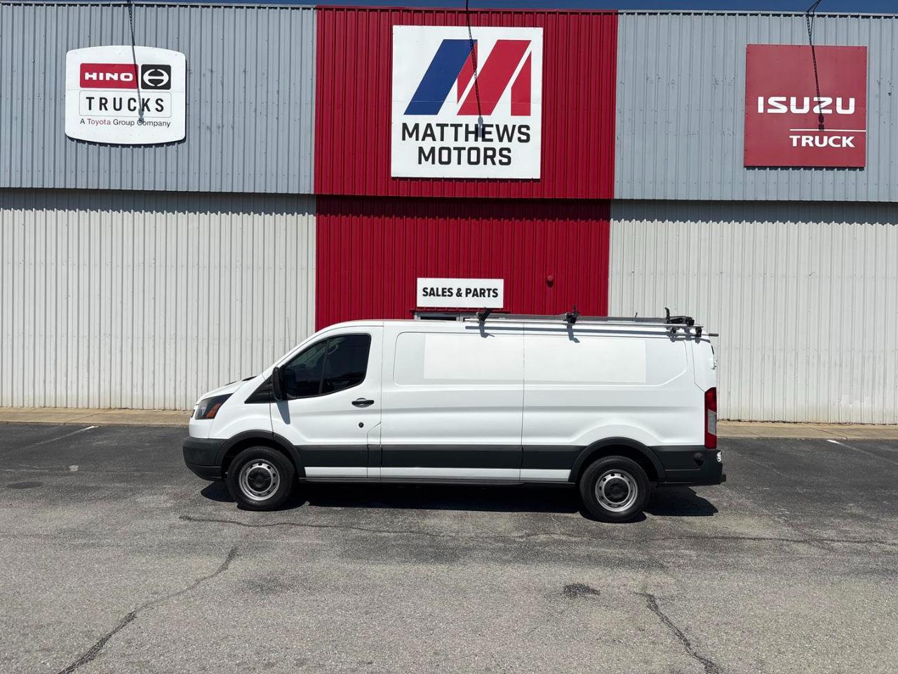 Ford Transit Van T-150 148" Low Rf 8600 GVWR Sliding RH Dr 2017
