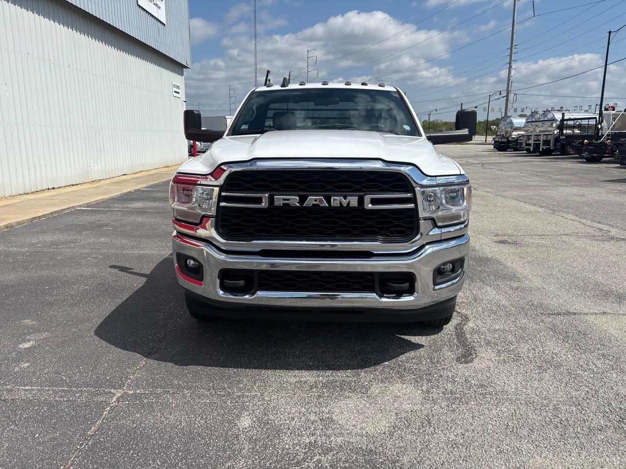 RAM 3500 Chassis Cab Tradesman 2WD Reg Cab 84" CA 167.5" WB 2021