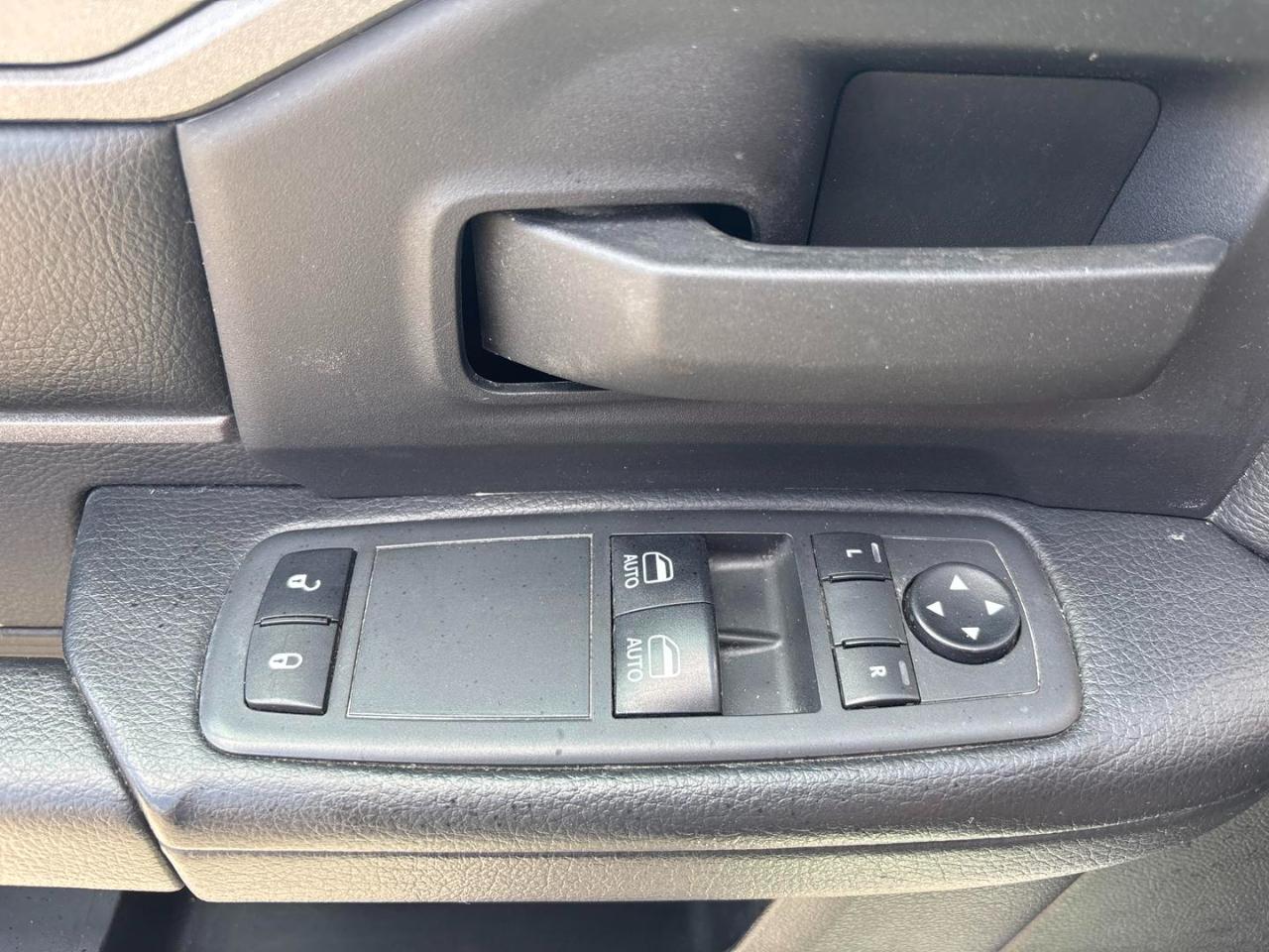 RAM 3500 Chassis Cab Tradesman 2WD Reg Cab 84" CA 167.5" WB 2021