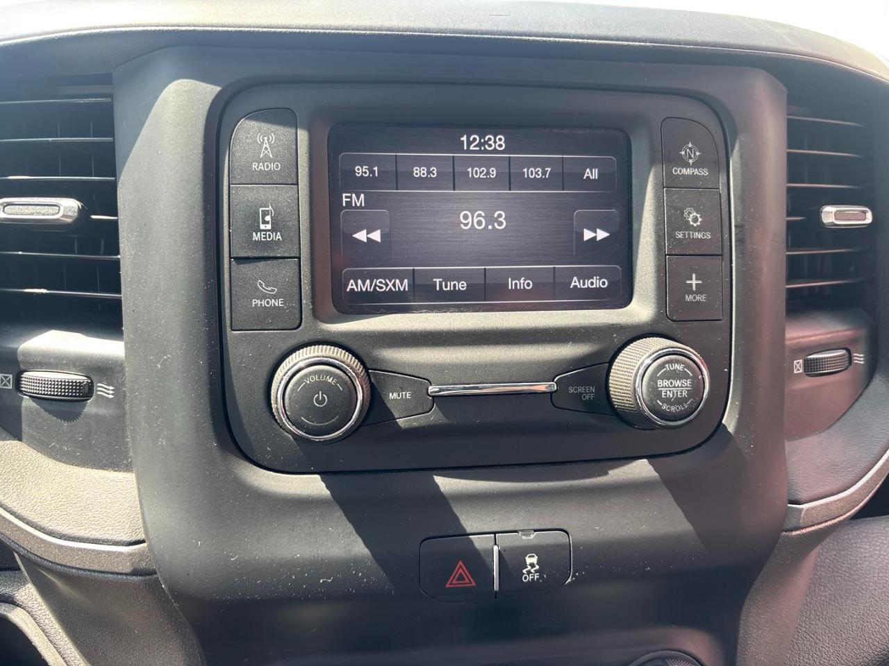 RAM 3500 Chassis Cab Tradesman 2WD Reg Cab 84" CA 167.5" WB 2021