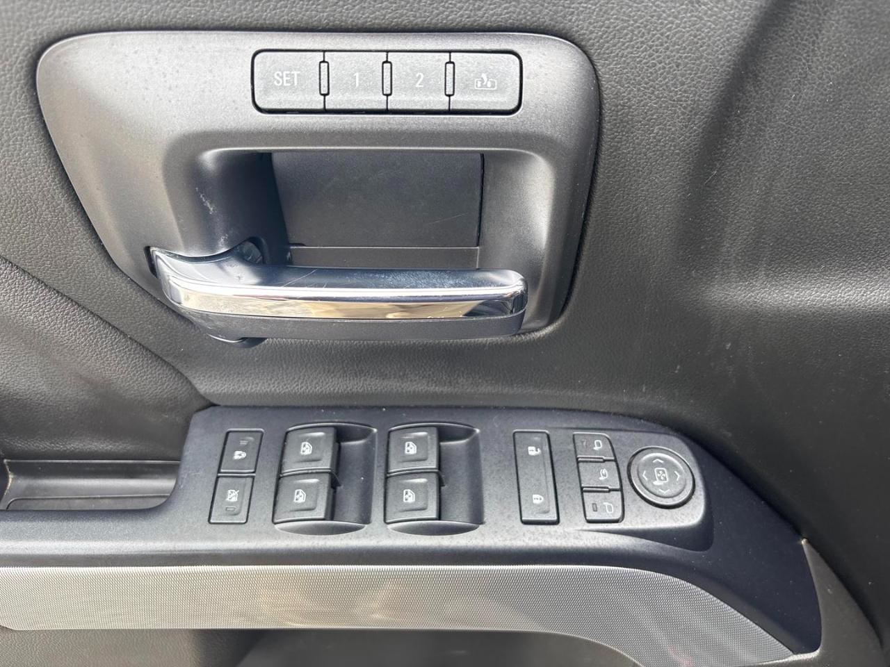 Chevrolet Silverado 1500 4WD Crew Cab 143.5" LTZ 2017