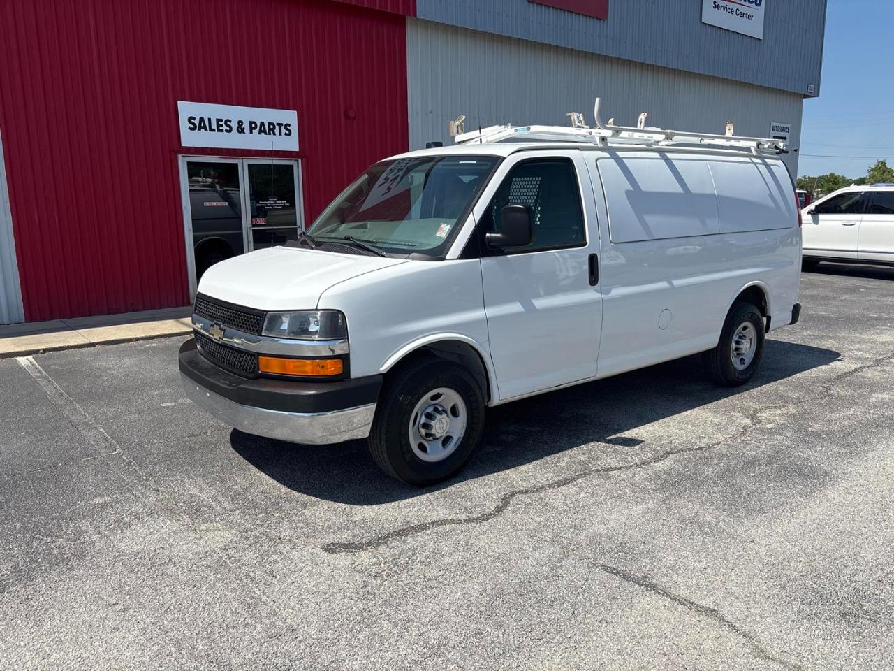 Chevrolet Express Cargo Van RWD 3500 135" 2016