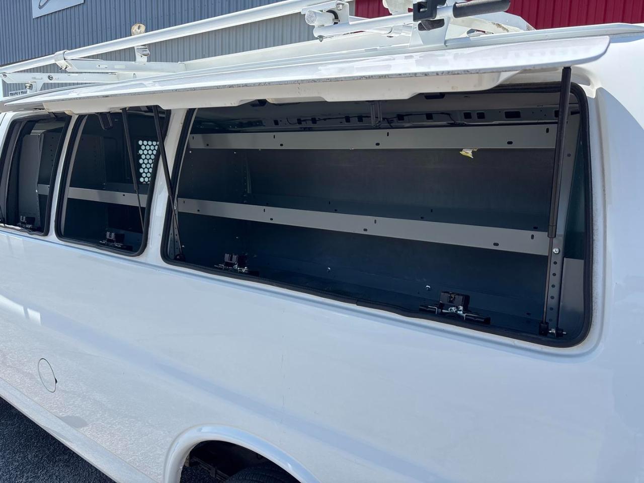 Chevrolet Express Cargo Van RWD 3500 135" 2016