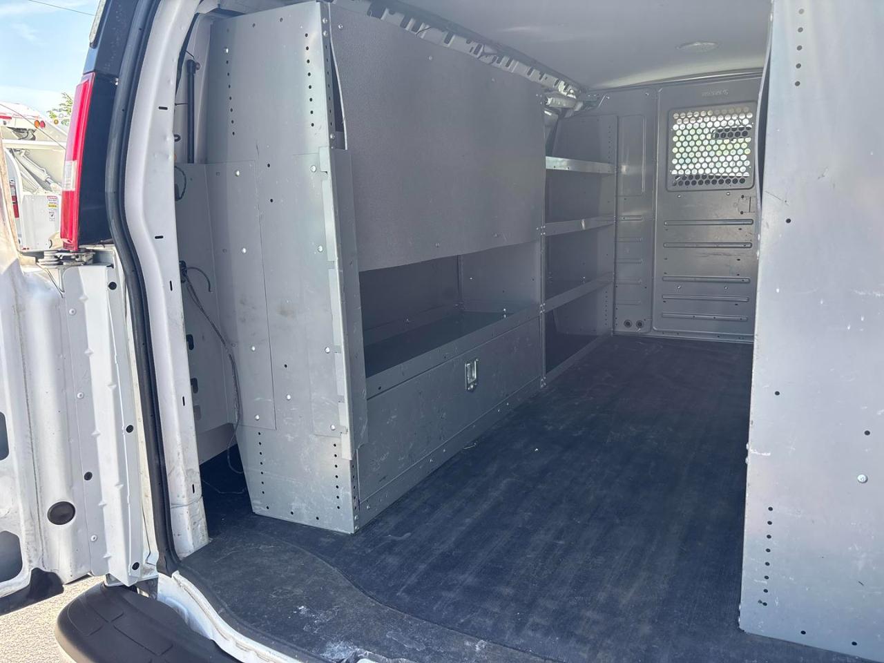 Chevrolet Express Cargo Van RWD 3500 135" 2016