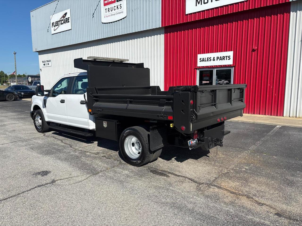 Ford Super Duty F-350 DRW XL 2WD Crew Cab 179" WB 60" CA 2017