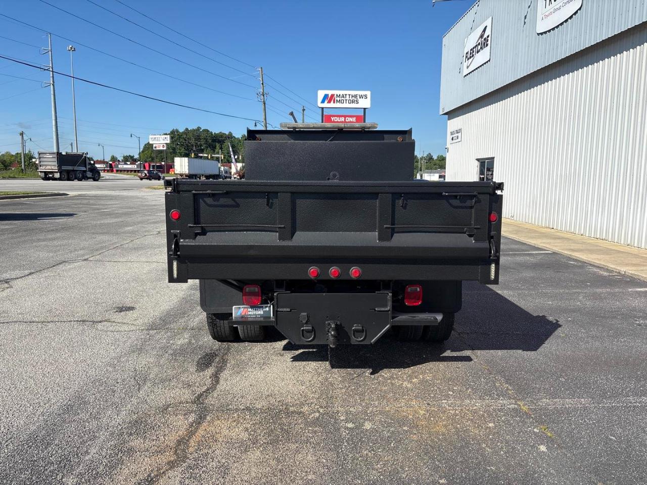 Ford Super Duty F-350 DRW XL 2WD Crew Cab 179" WB 60" CA 2017