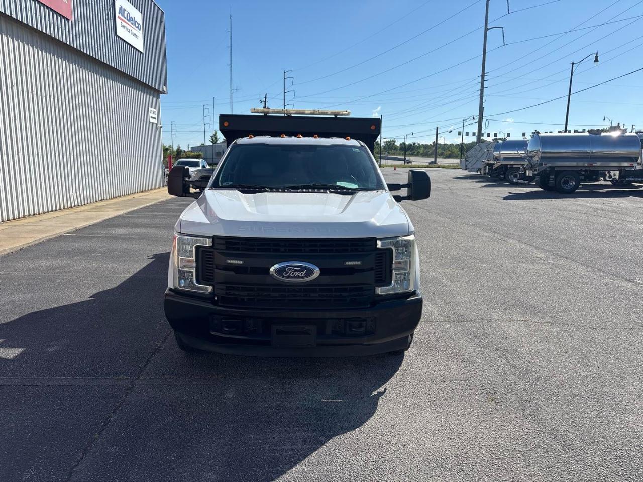 Ford Super Duty F-350 DRW XL 2WD Crew Cab 179" WB 60" CA 2017